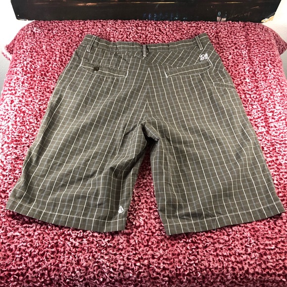 Men’s Volcom Shorts - Picture 4 of 4